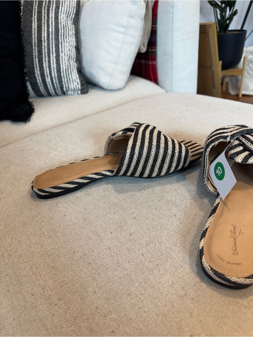 Universal Thread Women’s Mila Striped Slide Raffia Sandals, Tan/Black, Sz 10 NWT - Picture 6 of 11